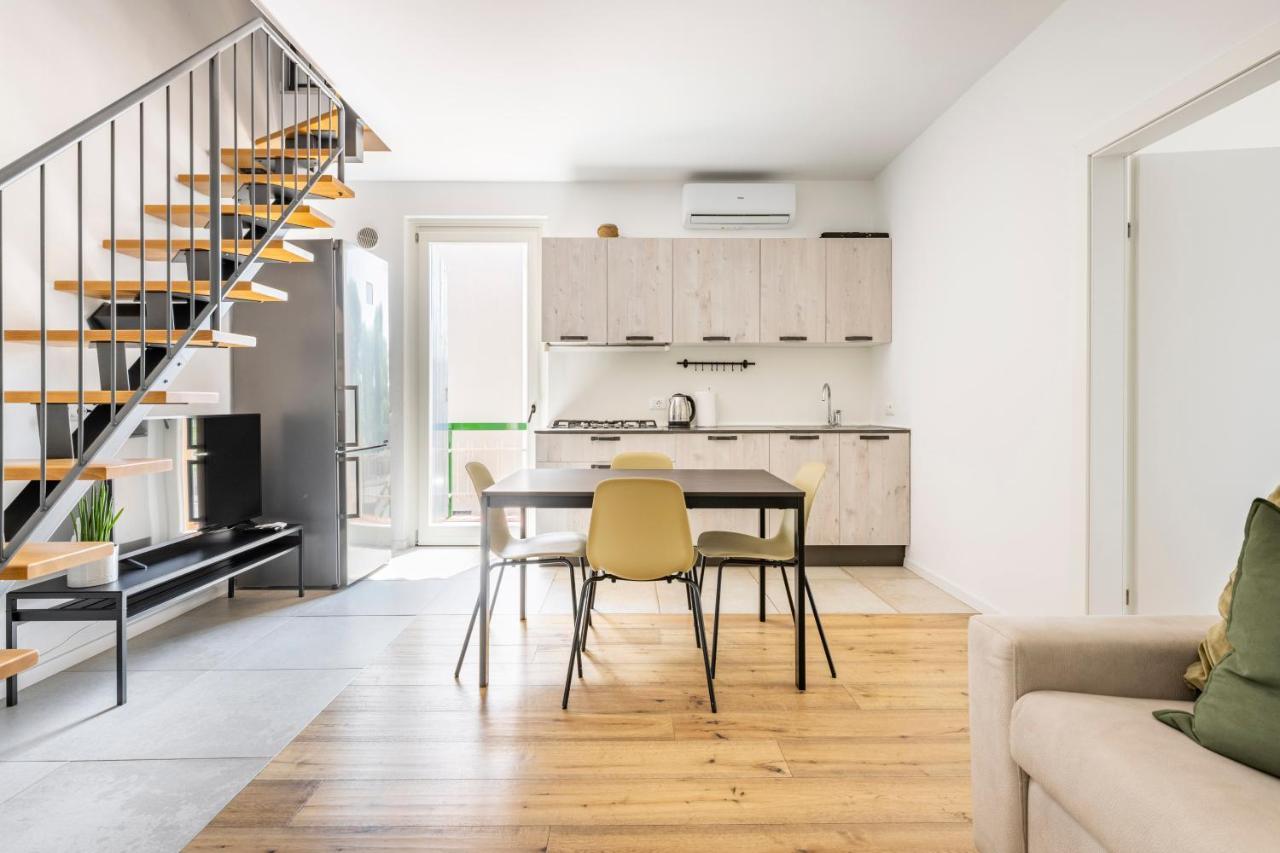 Trendy Aparment With Garage Right By The Lake Sirmione Exterior foto
