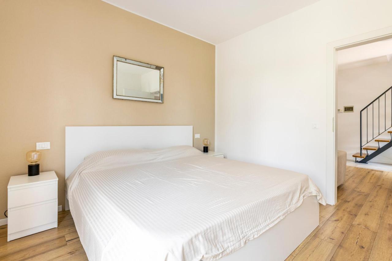 Trendy Aparment With Garage Right By The Lake Sirmione Exterior foto