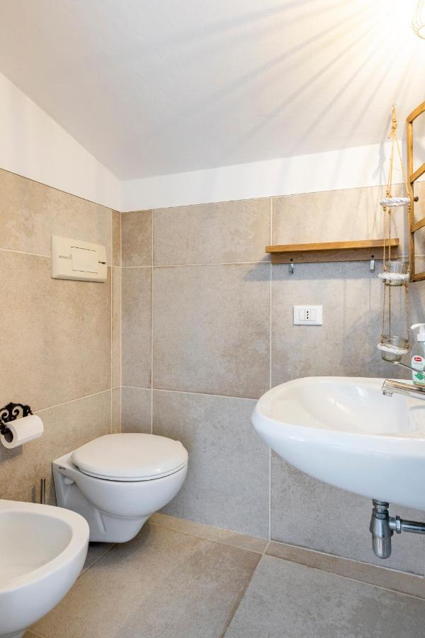 Trendy Aparment With Garage Right By The Lake Sirmione Exterior foto